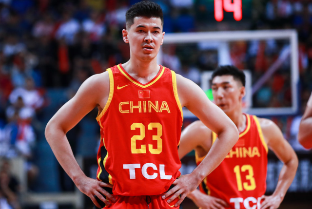 独家:字母哥CBA下课的七位(nba调查约基奇哥哥打球迷事件) 独家:字母哥CBA下课的七位(nba调查约基奇哥哥打球迷事件)